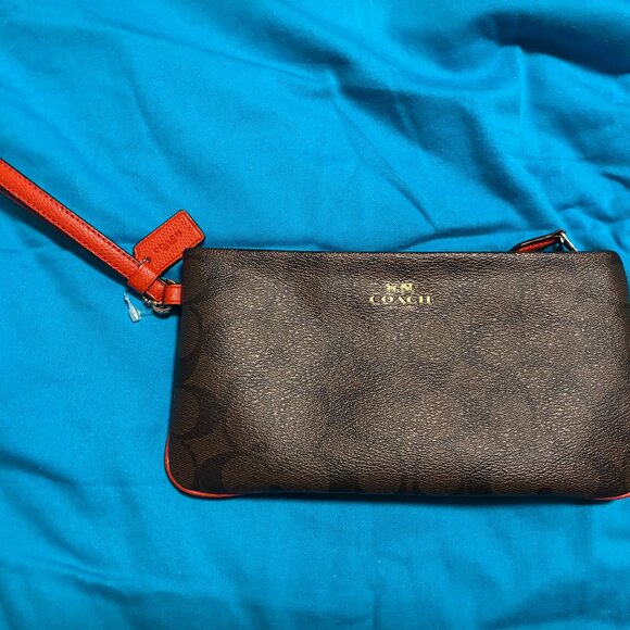 COACH SIGNATURE WRISTLET - Picture 3 of 12